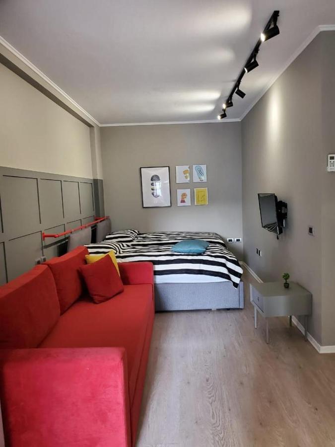 Helga'S Deluxe 3 Apartment Tirana Exterior photo