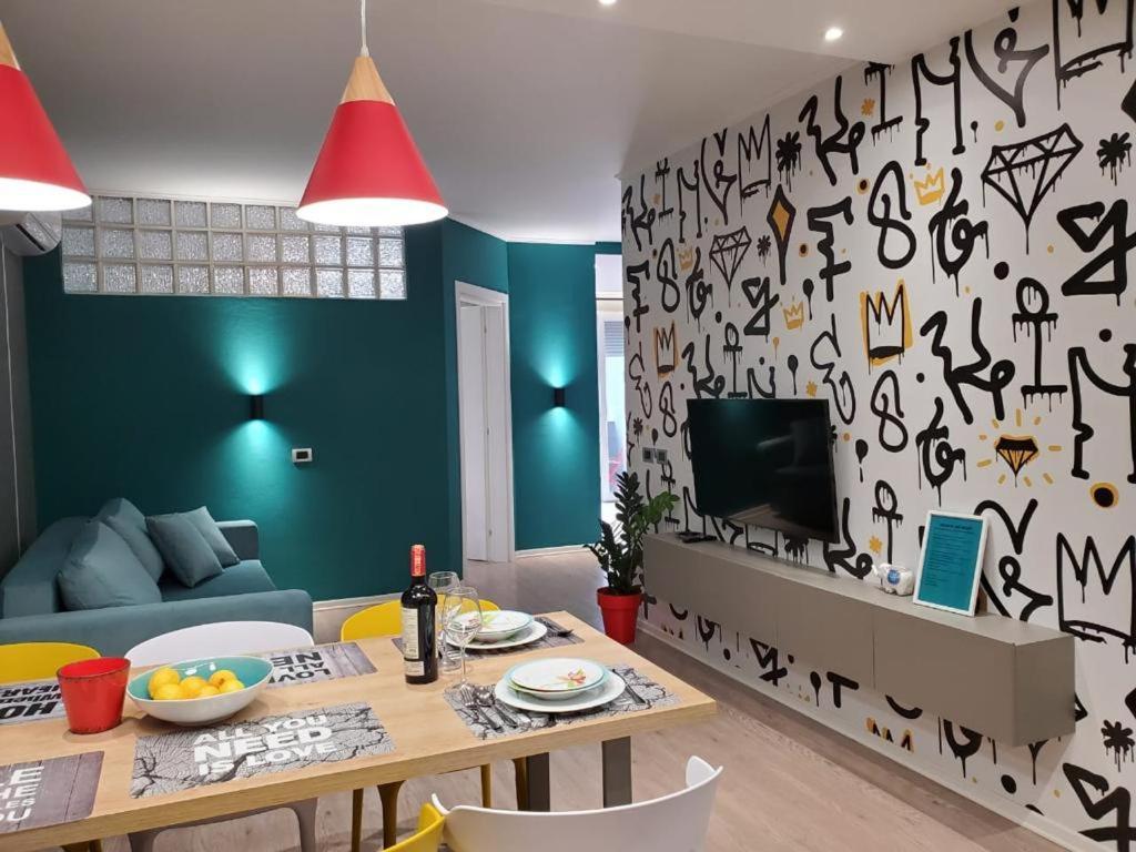 Helga'S Deluxe 3 Apartment Tirana Exterior photo
