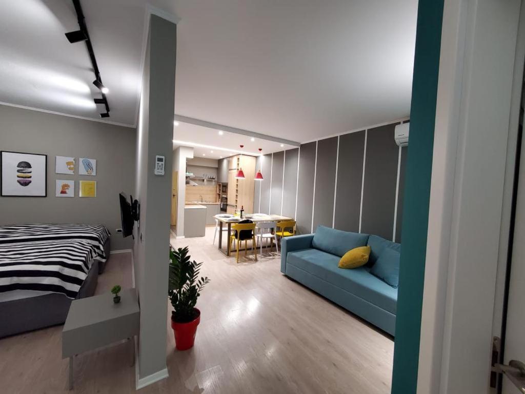 Helga'S Deluxe 3 Apartment Tirana Exterior photo