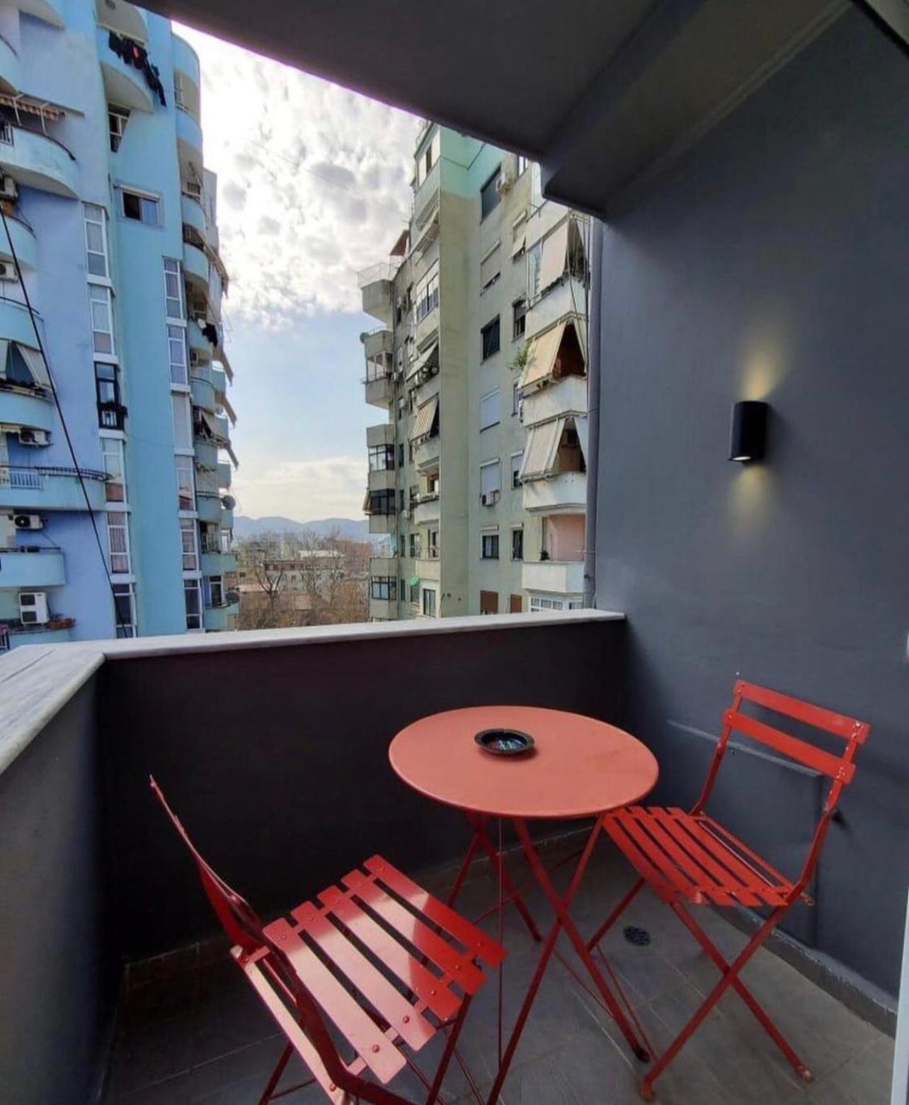 Helga'S Deluxe 3 Apartment Tirana Exterior photo